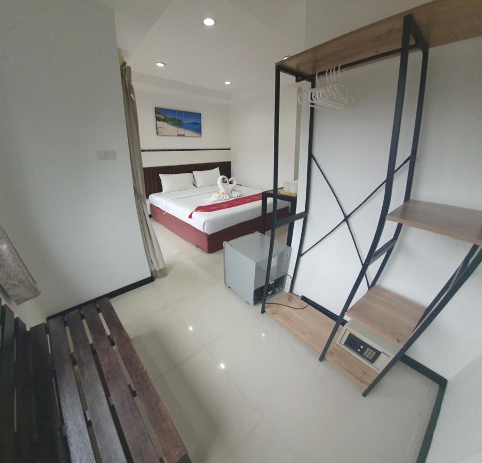 At Home Hotel Patong Buitenkant foto
