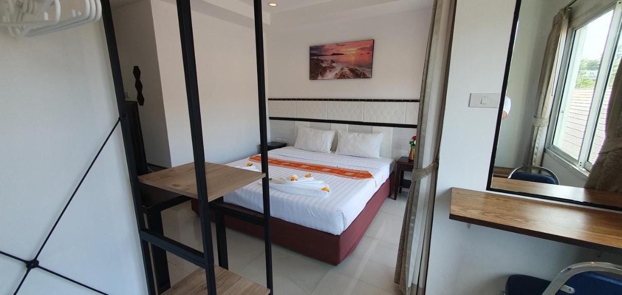 At Home Hotel Patong Buitenkant foto
